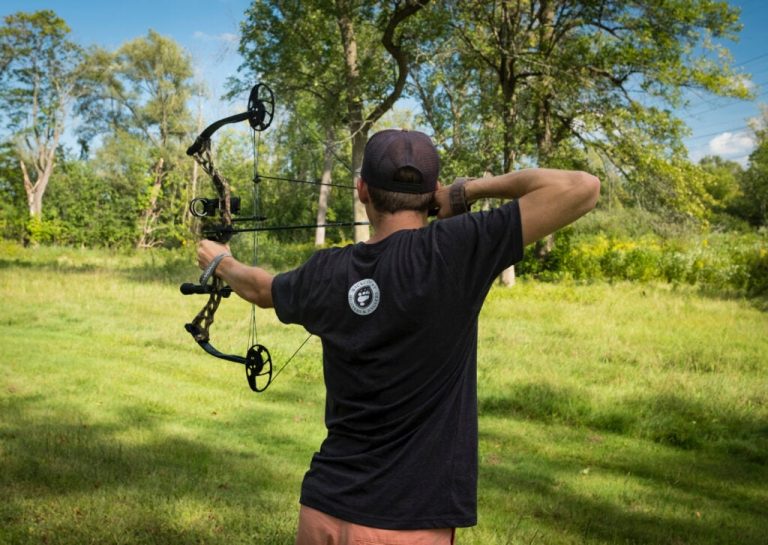 Crossbow Vs Compound Bow for Deer Hunting